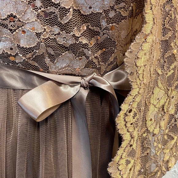 NWOT Candolite Petite small petite Brown bronze Lace Long Sleeve Gown sequins - Picture 8 of 13